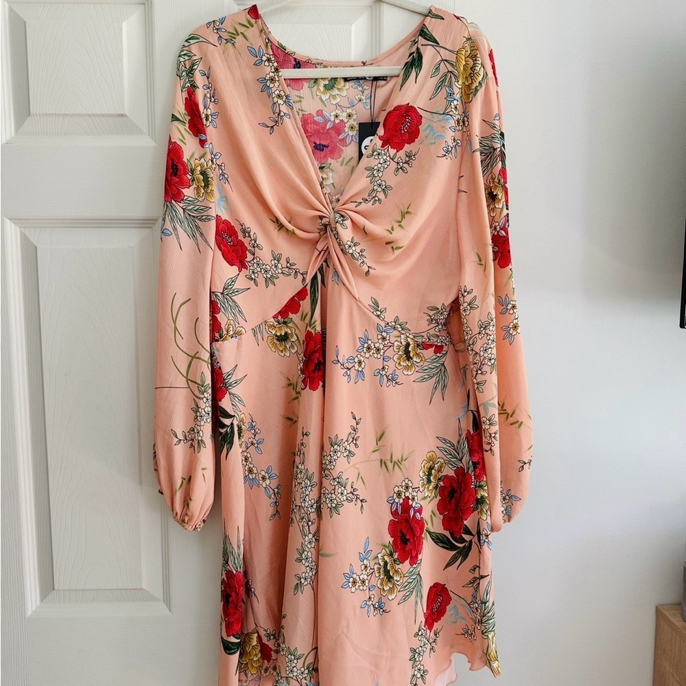 NWT Boohoo Floral Long Sleeve Mid Dress in Peach and Red Womens Size 24